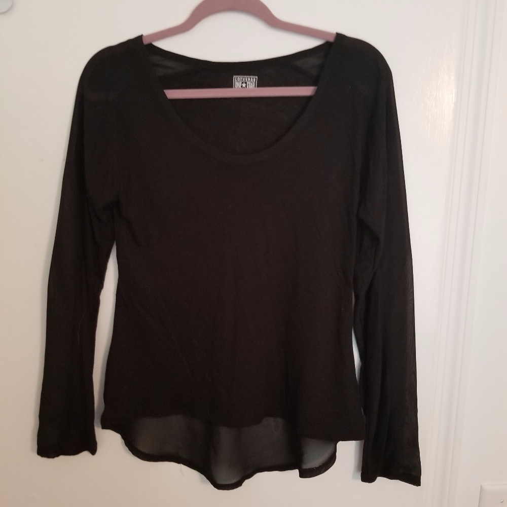 $5/25 Converse long sleeve hi low blouse black SMALL